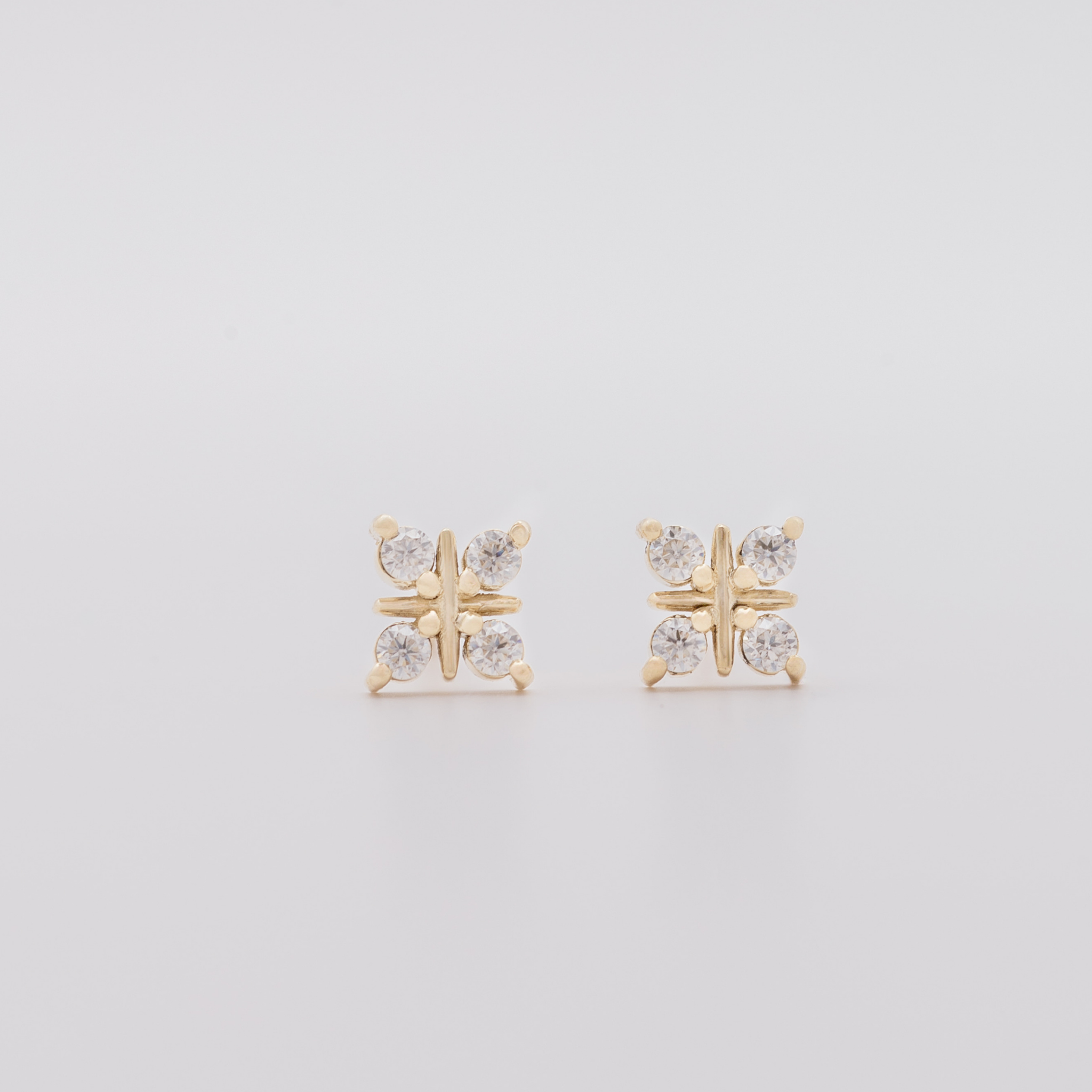Tic Tac studs