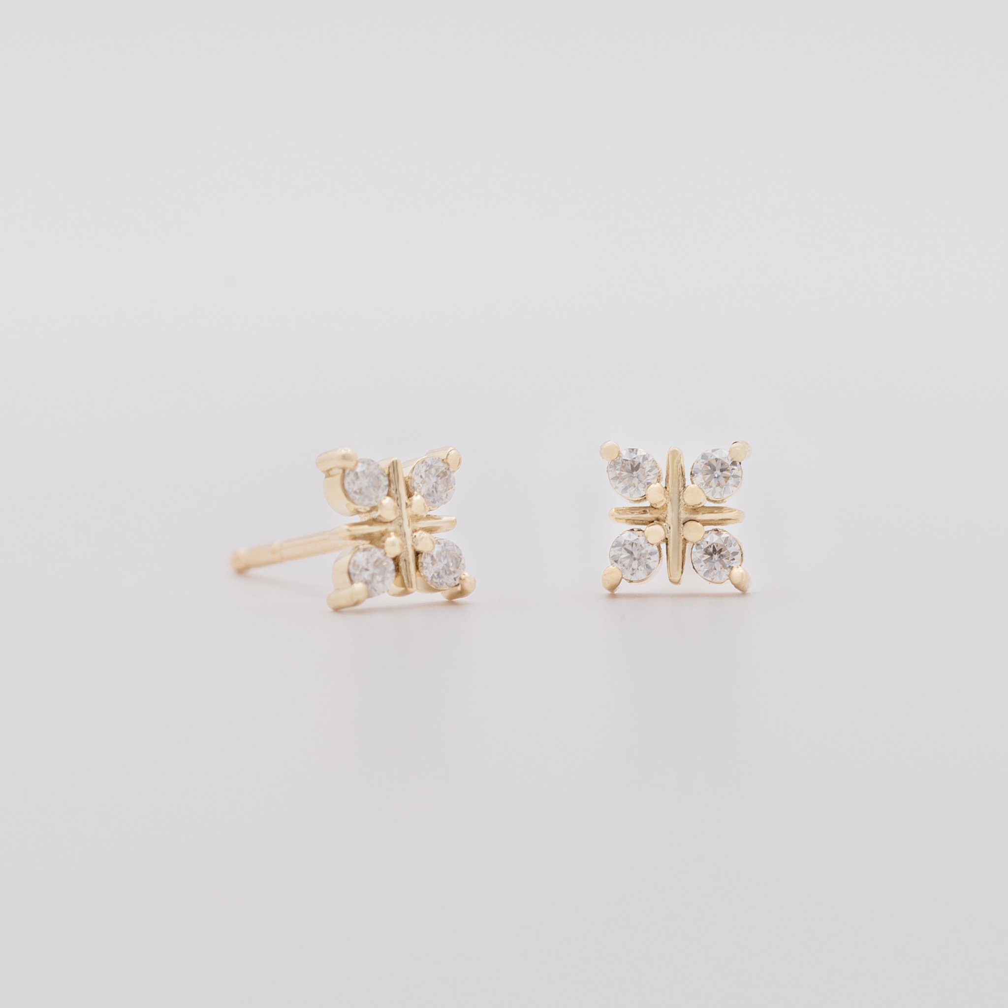 Tic Tac studs