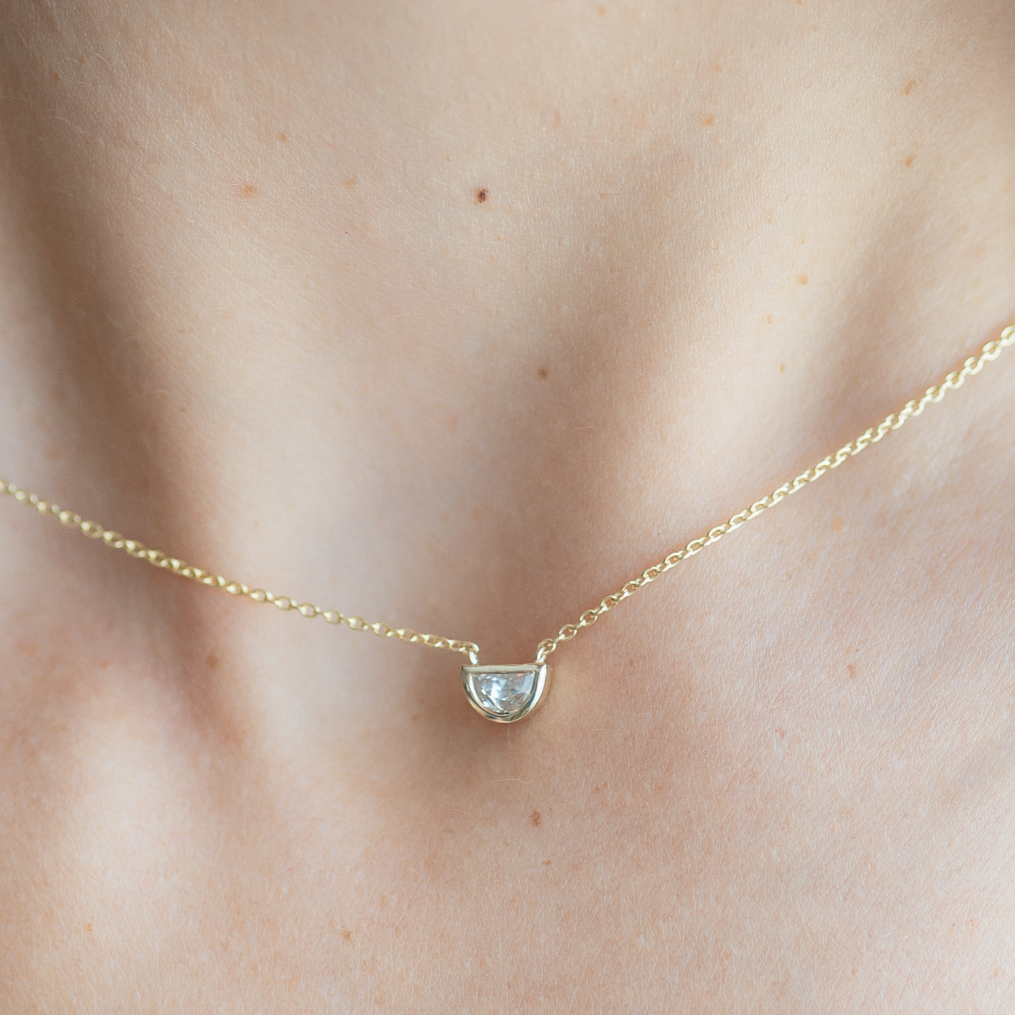 Half moon neckless